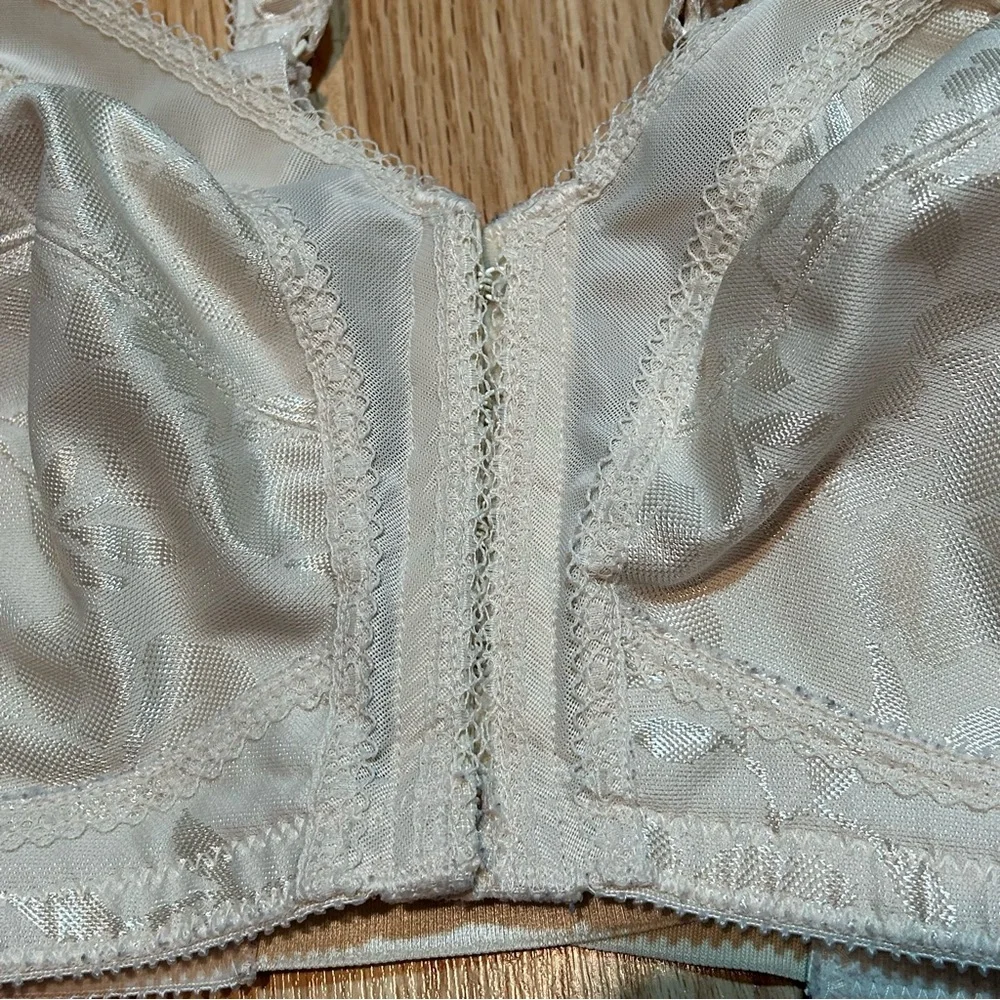 Playtex front closure wireless‎ bra 36D